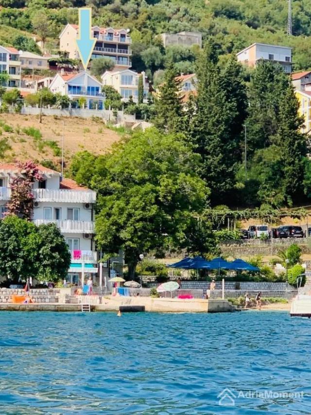 Moderna kuća sa panoramskim pogledom u Baošićima