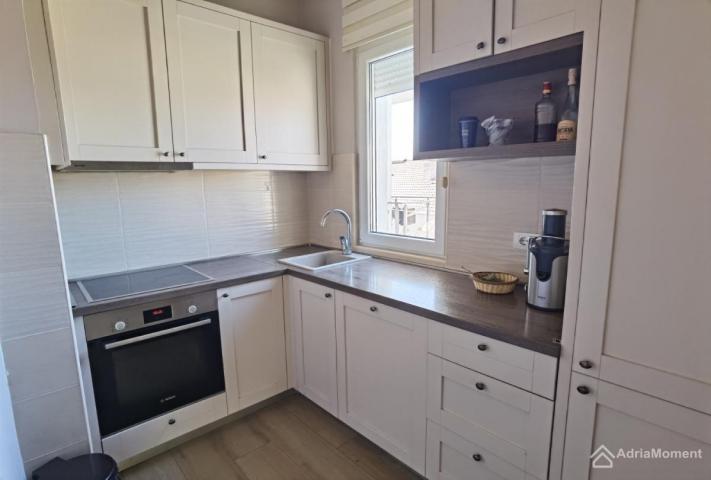 Furnished 1 bedroom apartment in Tivat, Kava