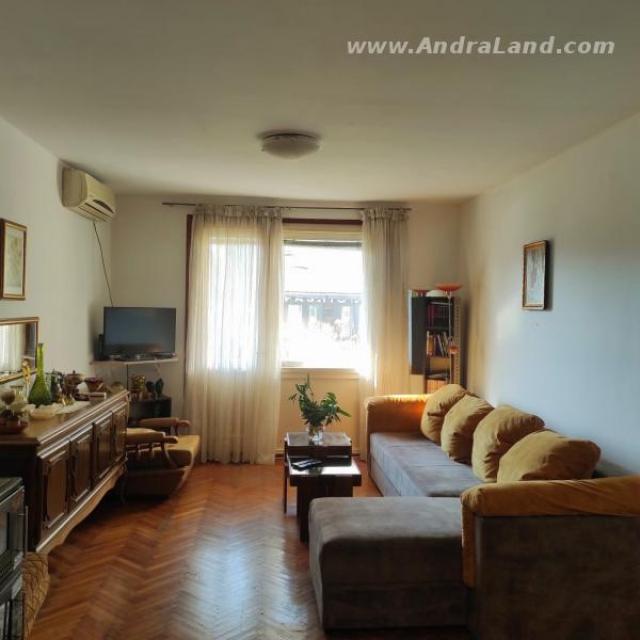 Sale of a three-room apartment in the city center, Bar