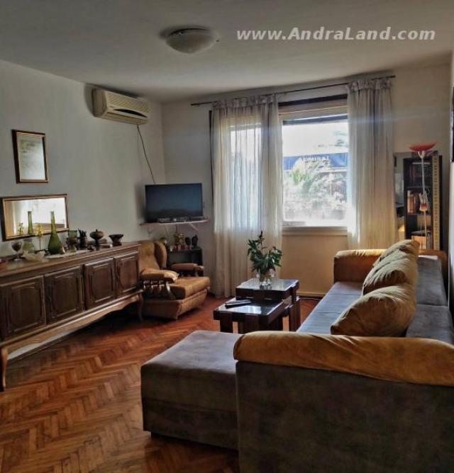 Sale of a three-room apartment in the city center, Bar