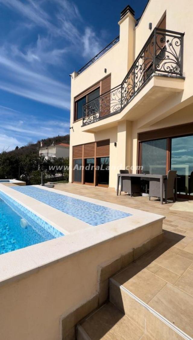 VILLA MIT PANORAMIc BLICK AUF DIE STADT UND DAS MEER, ŠUŠANJ