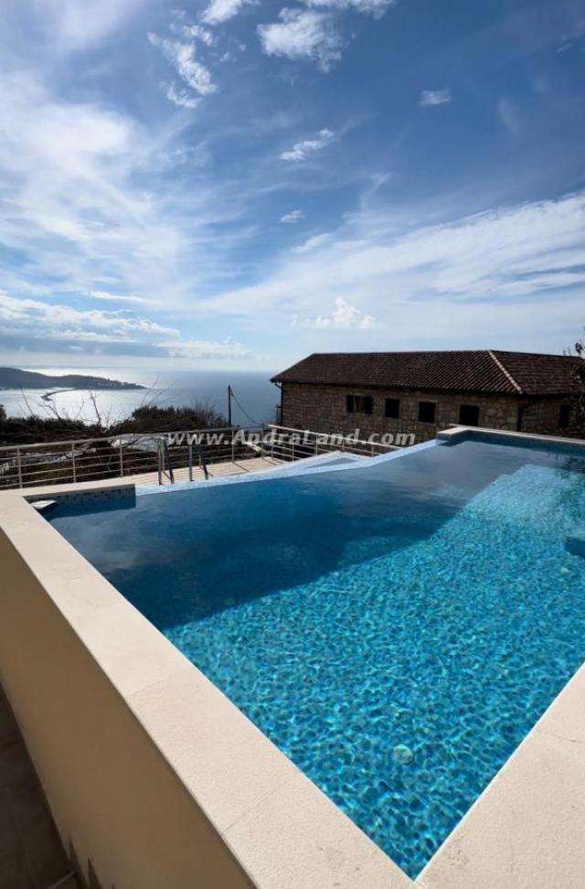 VILLA MIT PANORAMIc BLICK AUF DIE STADT UND DAS MEER, ŠUŠANJ