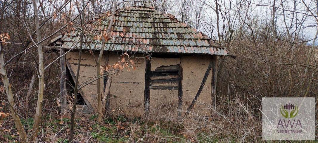 Valakonje, potes Karaula. Kuća 30m2, plac 51ar