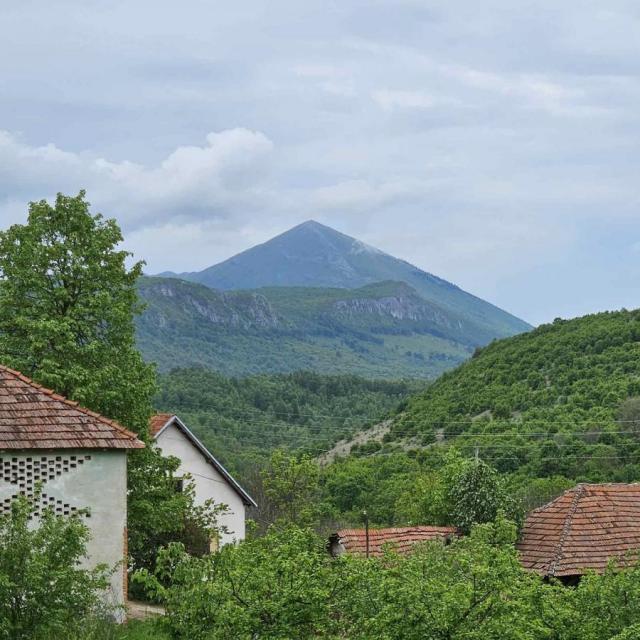 Rujište - podnozje planine Rtanj, građevinsko zemljište 1234m2