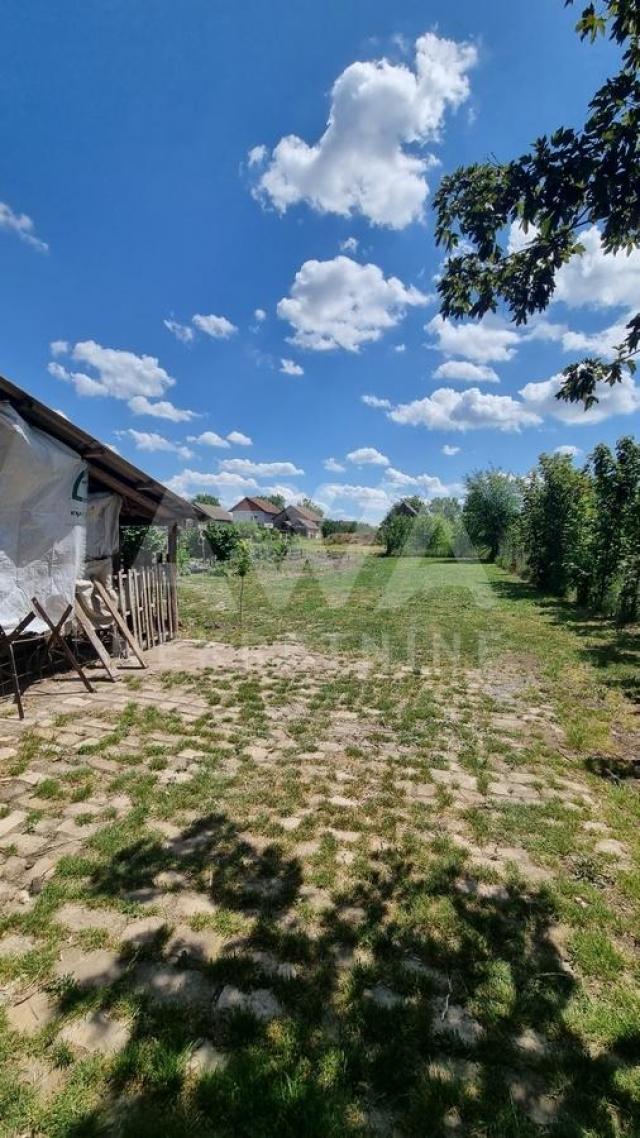 Gakovo. Uknjižena, legalizovana spratna kuća, plac 8ar