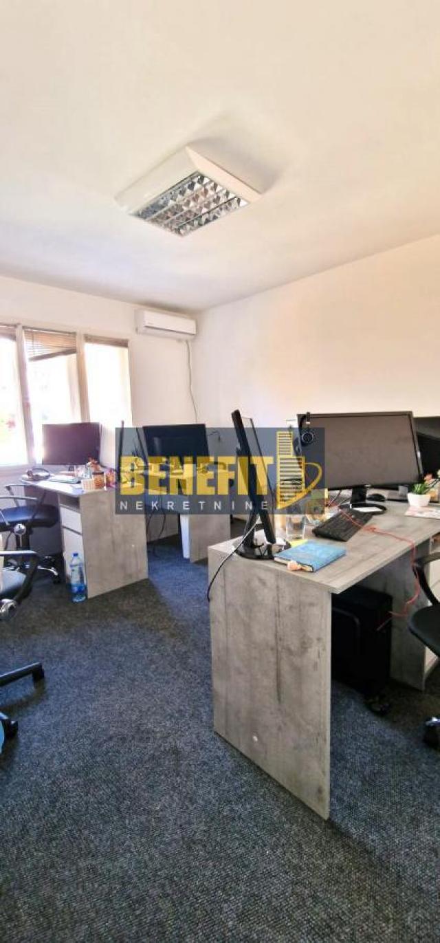 Triplex u kući površine 287m2 na Banovom brdu