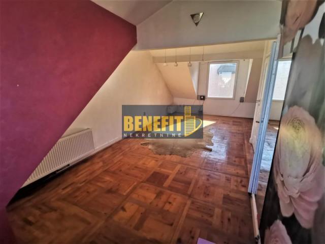 Prelepa vila u mirnom delu grada-360m2