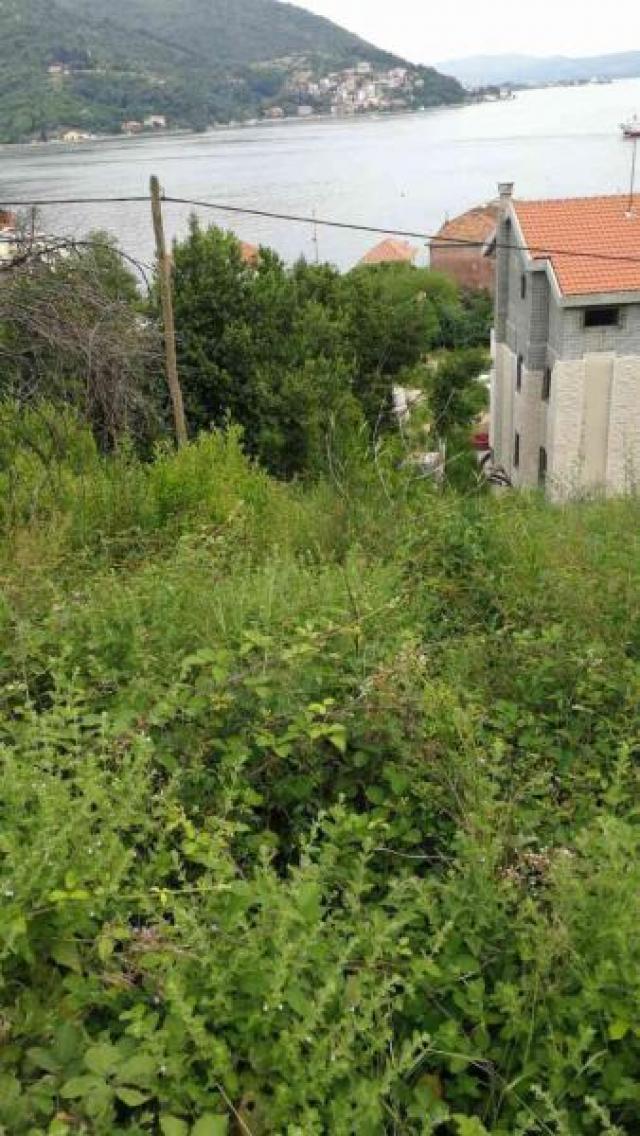 Excellent investment plot with a beatufull sea view in Kamenari, Herceg Novi