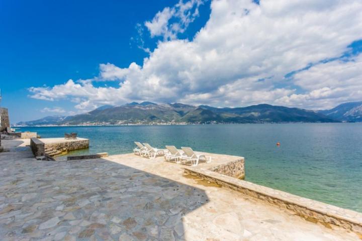 Exclusive villa one step from the sea, Krasici, Kotor