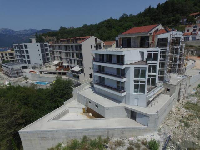 One bedroom apartment for sale in Tivat with sea view