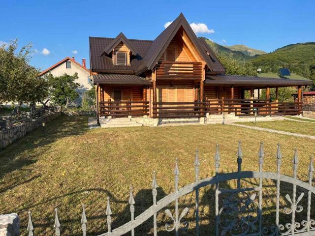 A beautiful house in Kolasin, just 800m from the city center