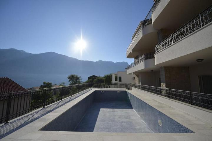 New 2-bedroom apartment with a spectacular sea view in Kotor