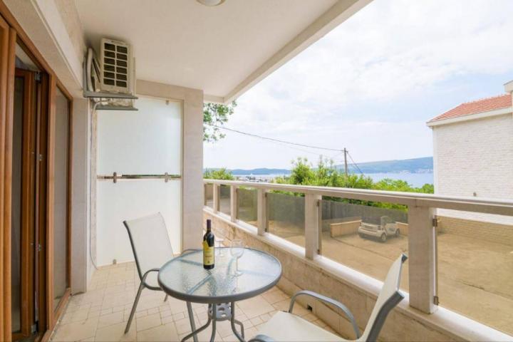 Comfortable apartment with sea view, Tivat