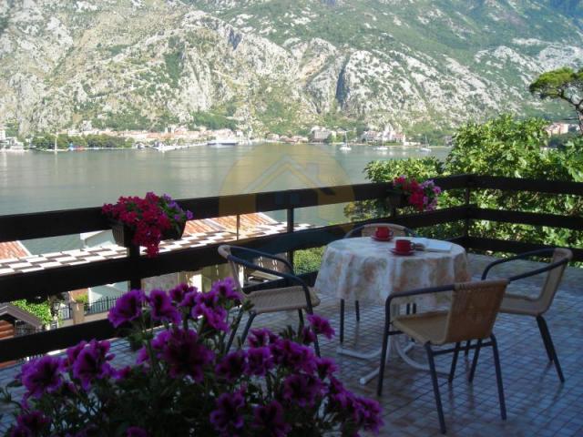 House for sale in Kotor