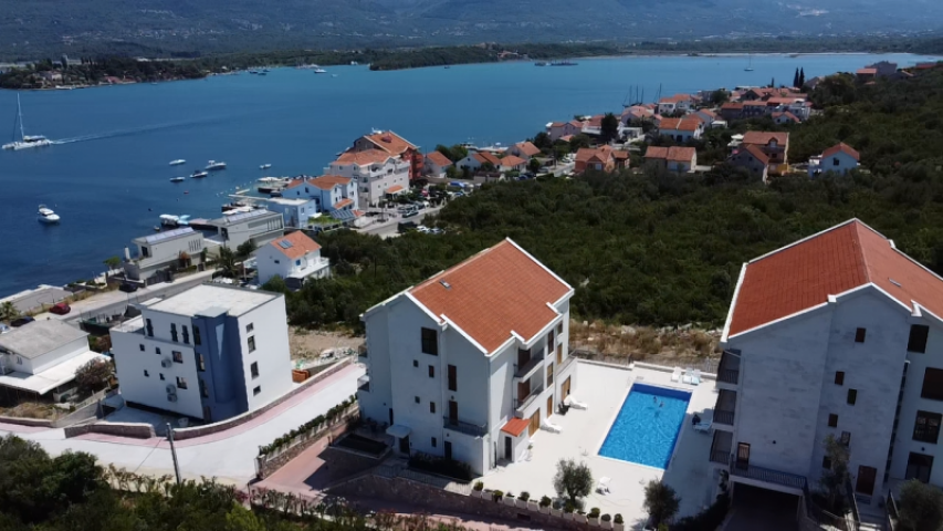 New 2-bedroom apartment with a sea view in Bogišići