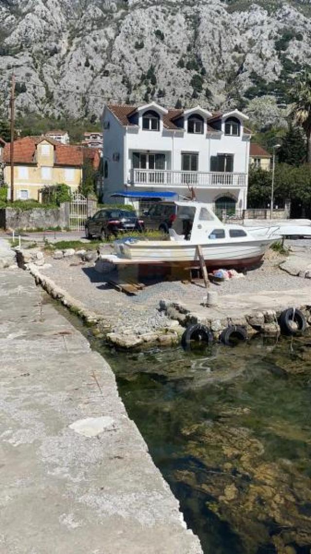 House for sale with a plot in Dobrota, Kotor