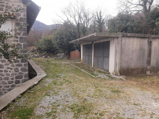 Beautiful 7-bedrom stone house with a swimming pool in Kotor is for sale