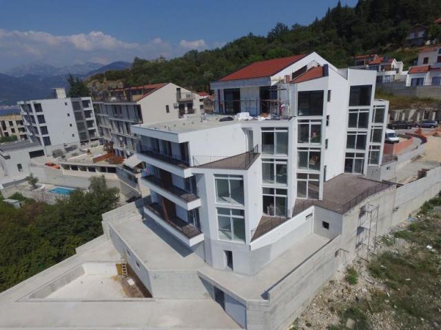 One bedroom apartment for sale in Tivat with sea view