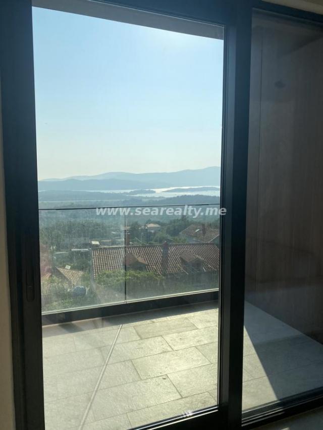 Beautiful apartment in the forest with a view of the sea of the Tivat Bay, the islands of Our Lady o