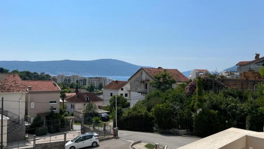 One-bedroom apartment in Podkuk, Tivat