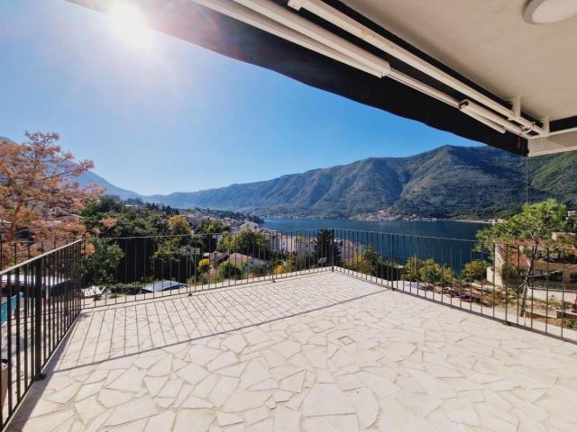 Luxury 2-bedroom apartment in an excellent location in Kotor for sale