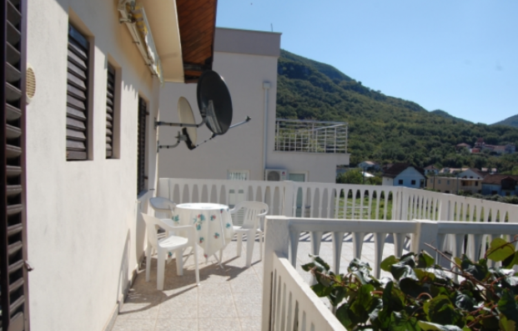 Two-storey house for sale in Lastva Grbaljska, Kotor