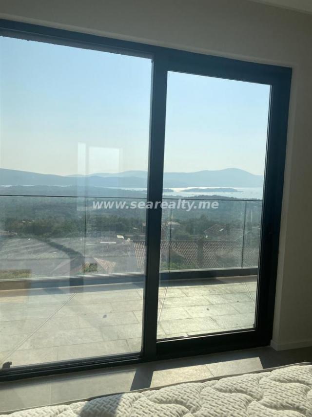 Beautiful apartment in the forest with a view of the sea of the Tivat Bay, the islands of Our Lady o