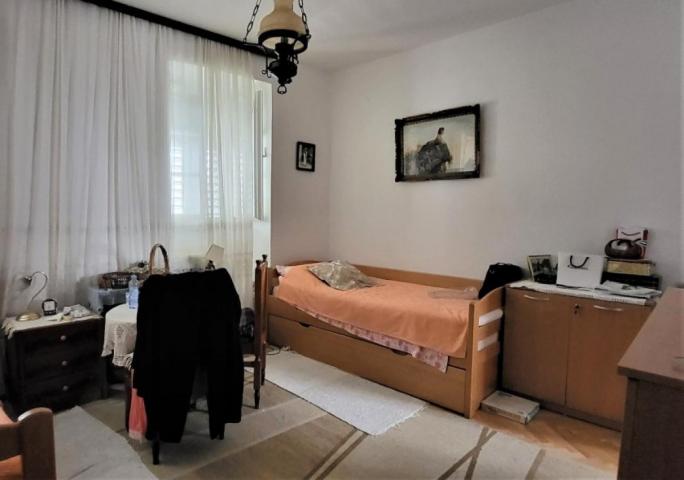 Luxury 3-bedroom apartment in Kotor for sale