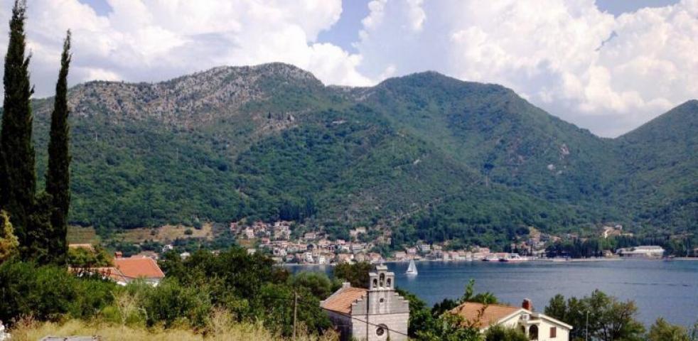 Excellent investment plot with a beatufull sea view in Kamenari, Herceg Novi