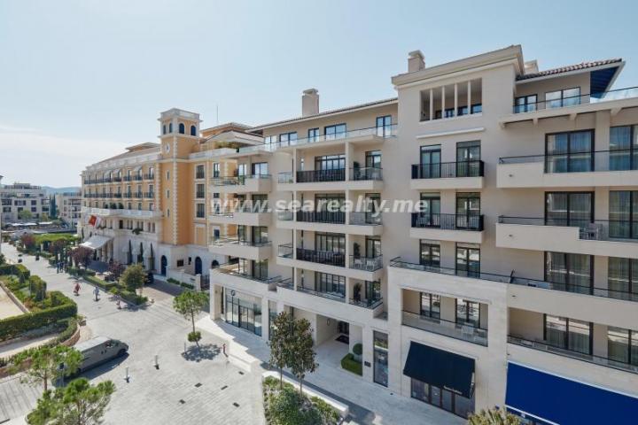 Brand new luxury two bedroom apartment with direct sea view in Porto Montenegro