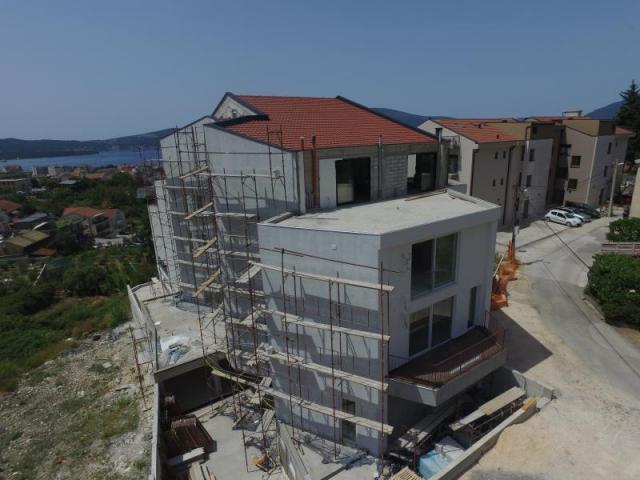 One bedroom apartment for sale in Tivat with sea view