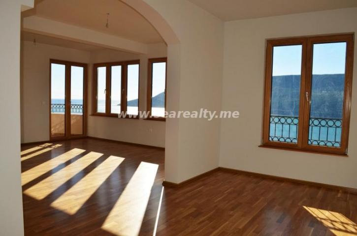 Seaviev luxury apartment with Living room + 2 bedrooms + toilet + terrace