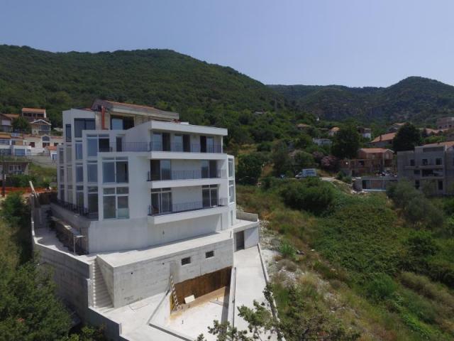 One bedroom apartment for sale in Tivat with sea view