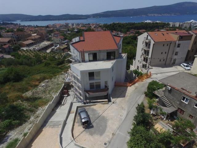 One bedroom apartment for sale in Tivat with sea view