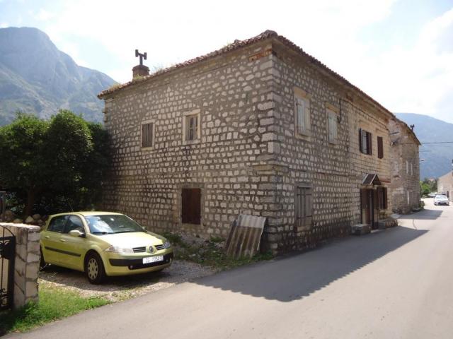 Stone house on the seashore in Kotor is for sale