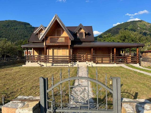 A beautiful house in Kolasin, just 800m from the city center