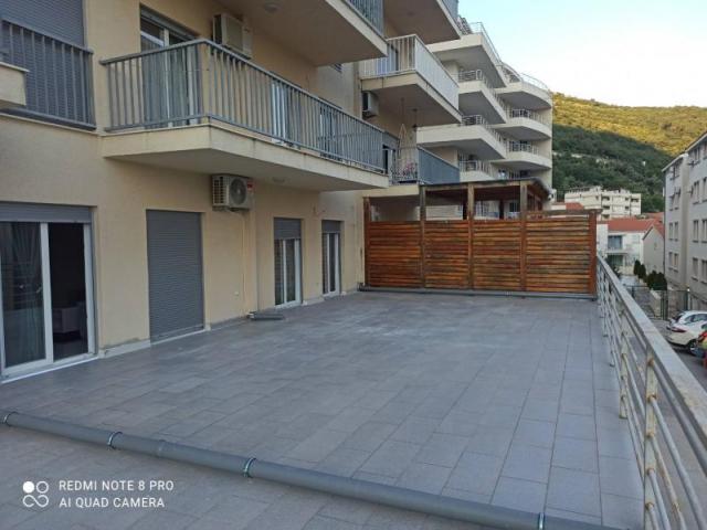 Fully furnished 2-bedroom apartment in Petrovac is for sale