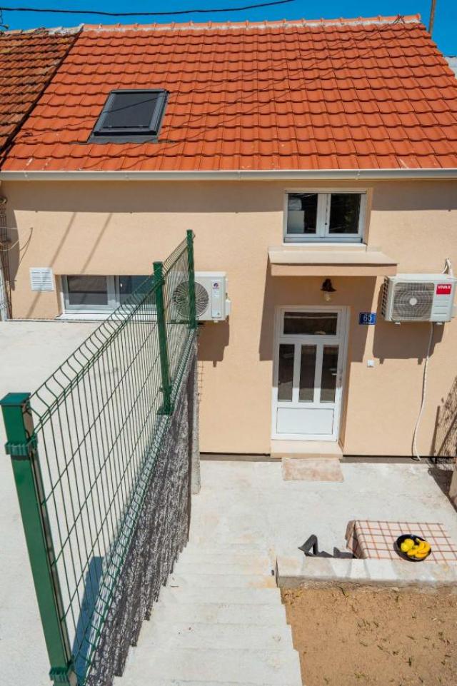 Modern 2-bedroom house in Tivat for rent