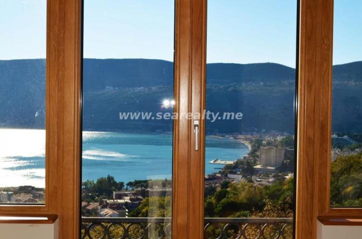 Seaviev luxury apartment with Living room + 2 bedrooms + toilet + terrace