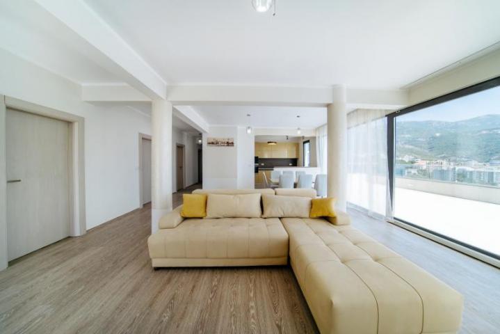 Luxury penthouse with a view of the sea in Budva for sale