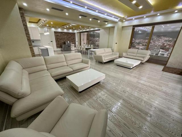 For sale: luxurious penthouse, 162 m², Budva