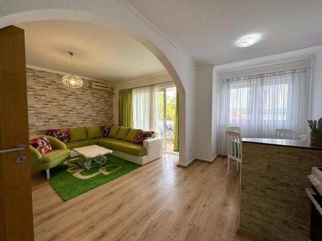 One bedroom apartment with sea view, Tivat