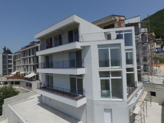 One bedroom apartment for sale in Tivat with sea view