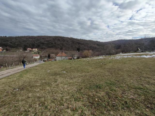 Građevinski plac 2640m Sr. Kamenica Paragovo-ispod Popovice top pogled