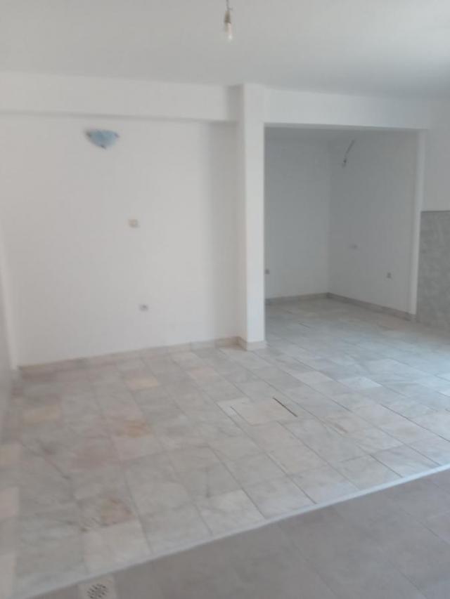 Izdavanje, Lokal, 60m2 , Gornji Grad