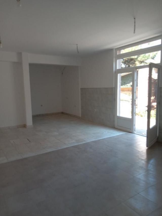 Izdavanje, Lokal, 60m2 , Gornji Grad