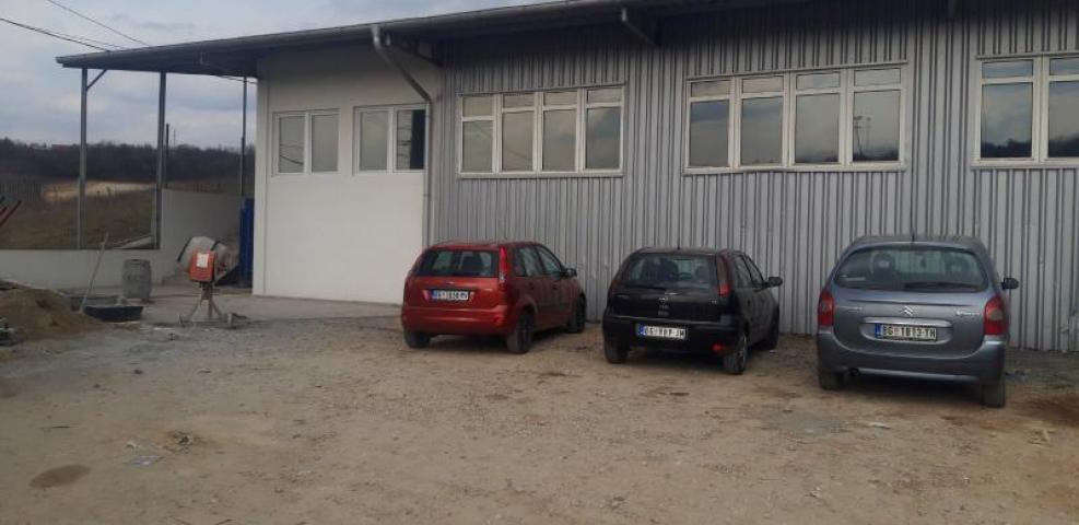 Izdavanje, Magacin, 1000m2 , Vrčin