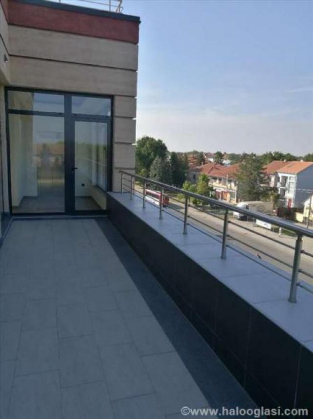 Izdavanje, Poslovni prostor, 1200m2 , Zemun