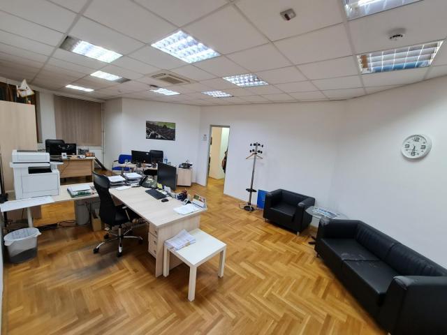 Izdavanje, Poslovni prostor, 650m2 , Slavija