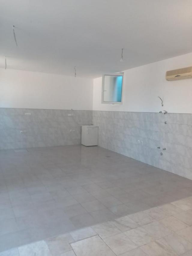 Izdavanje, Lokal, 60m2 , Gornji Grad